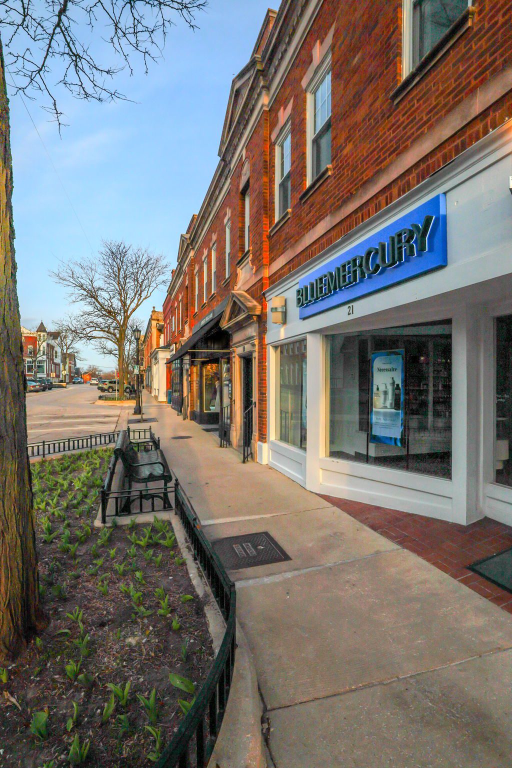 11-21 E. First Street, Hinsdale, IL 60521
