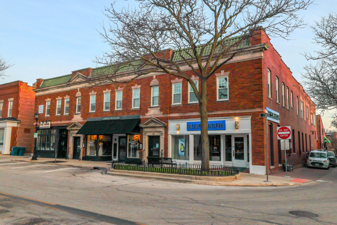 11-21 E. First Street, Hinsdale