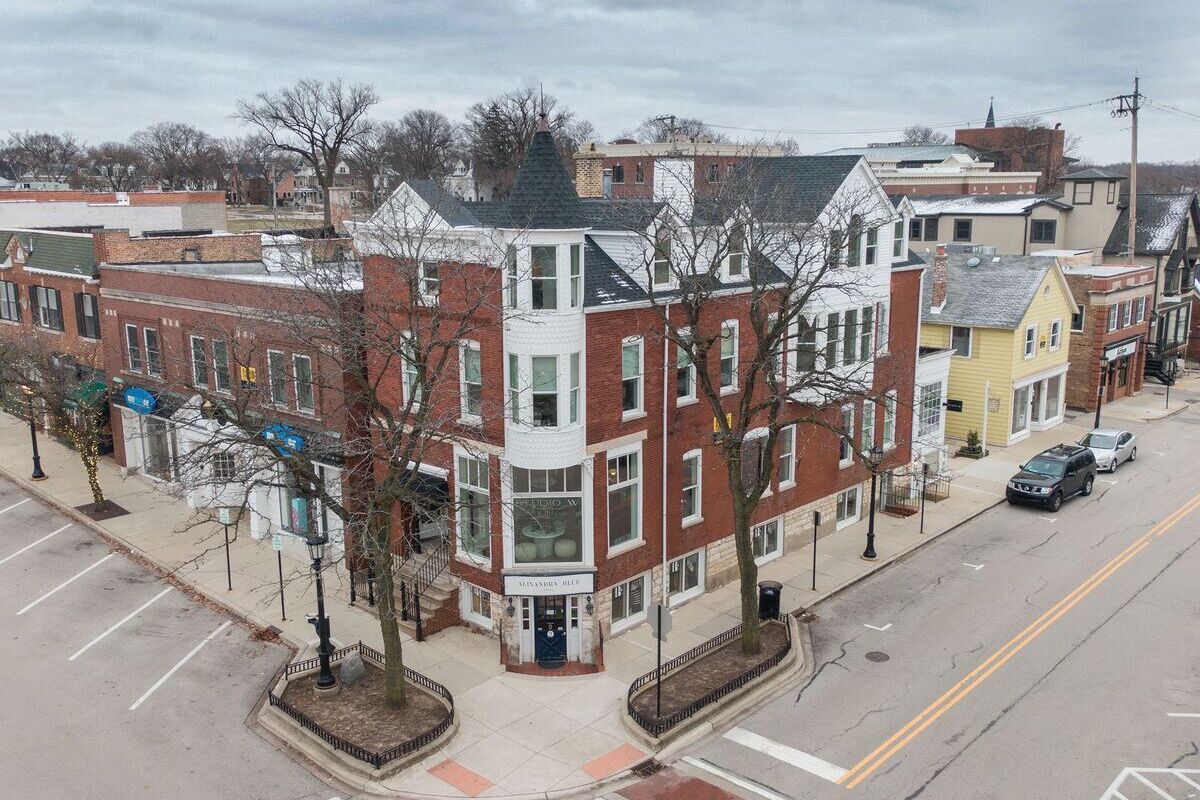 Featured image for “102-106 S. Washington, Hinsdale, IL 60521”