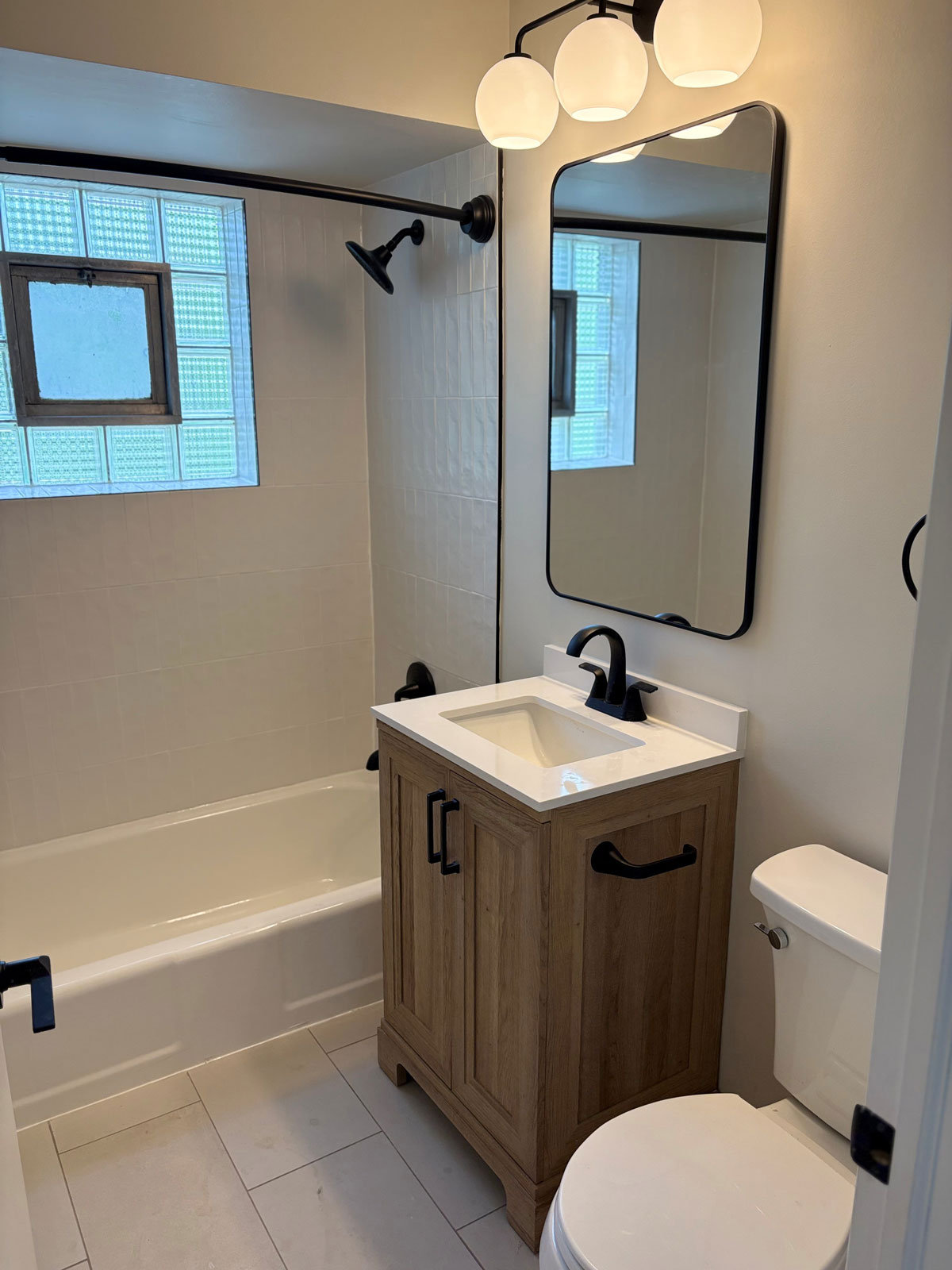 143 Ann Street, Clarendon Hills 60514 Unit 2S
