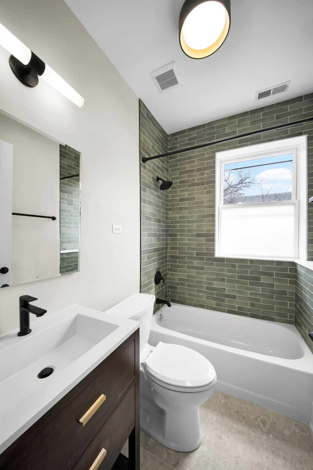 19 E. First Street, Hinsdale, IL 60521 Suite B