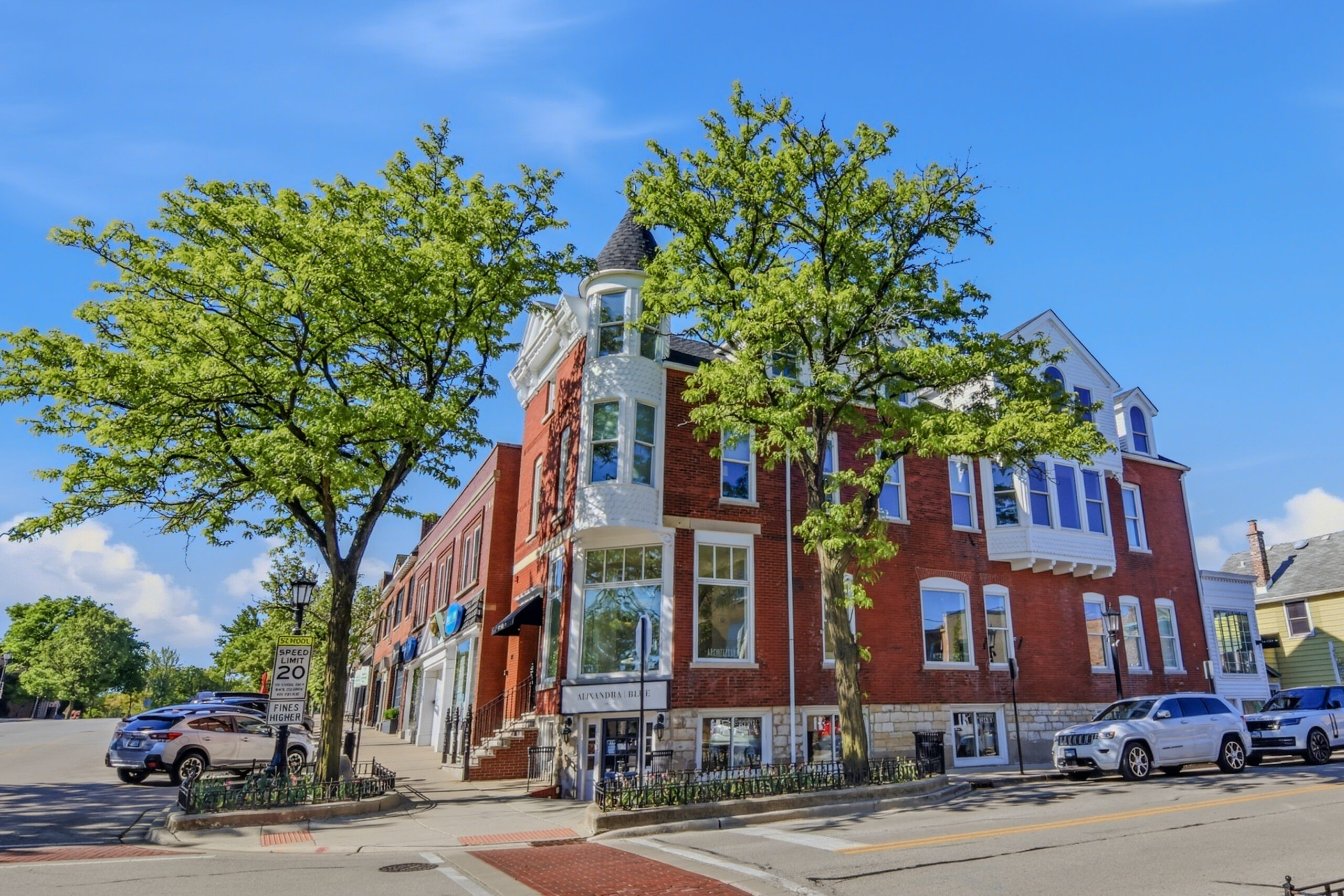 102 S. Washington, Hinsdale, IL 60521
