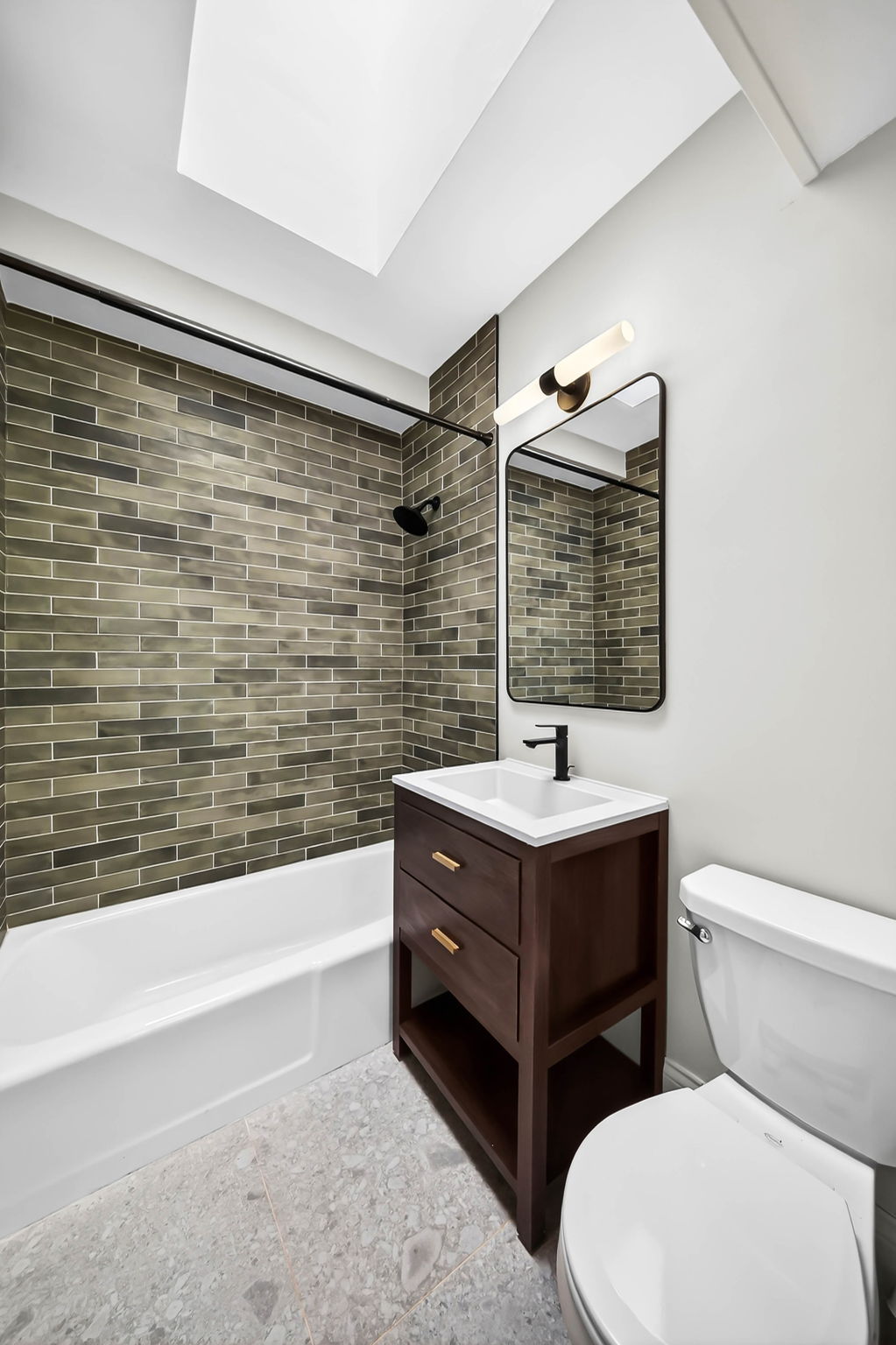 19 E. First Street, Hinsdale, IL 60521 Suite C