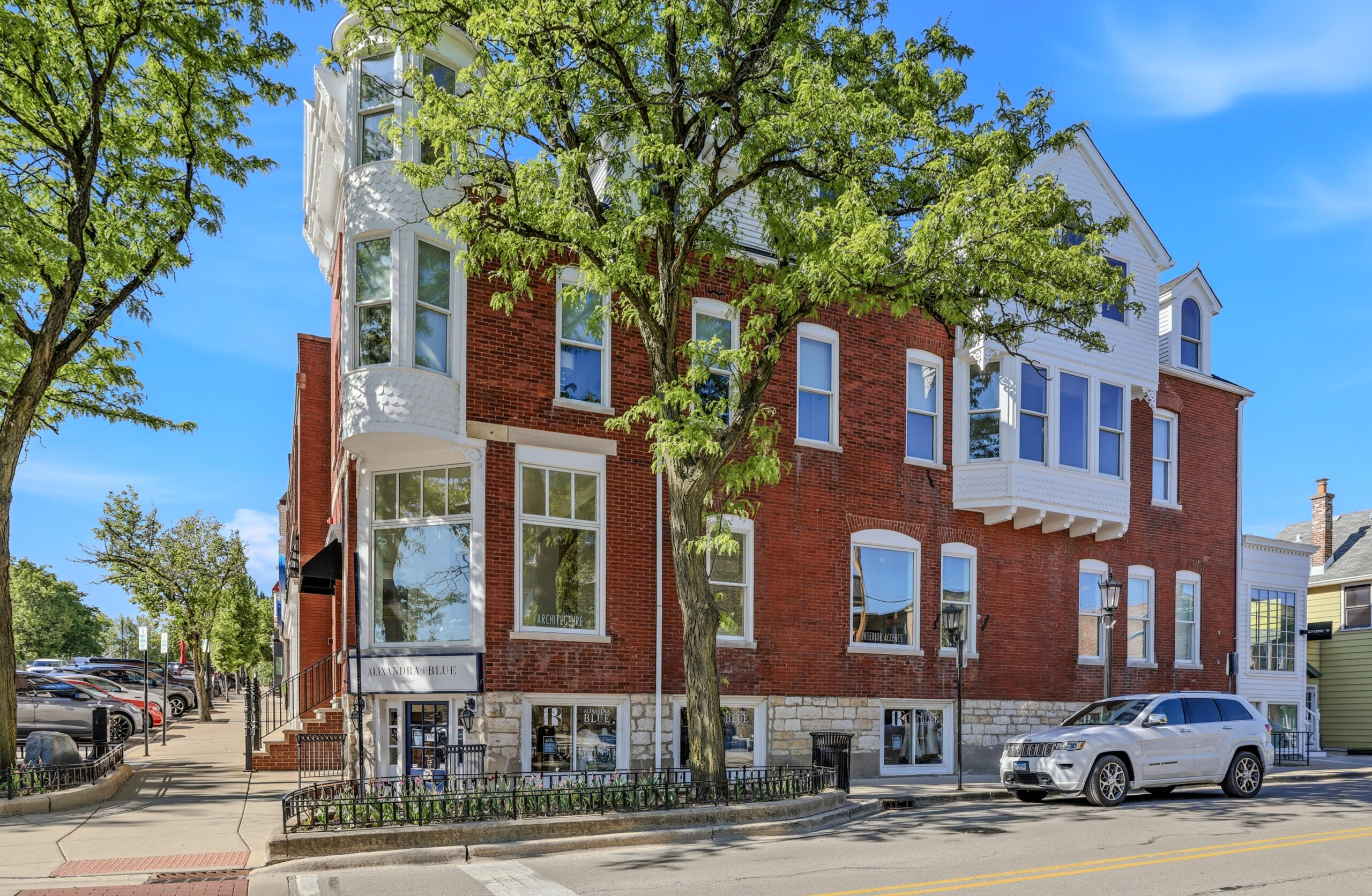 102 S. Washington, Hinsdale, IL 60521